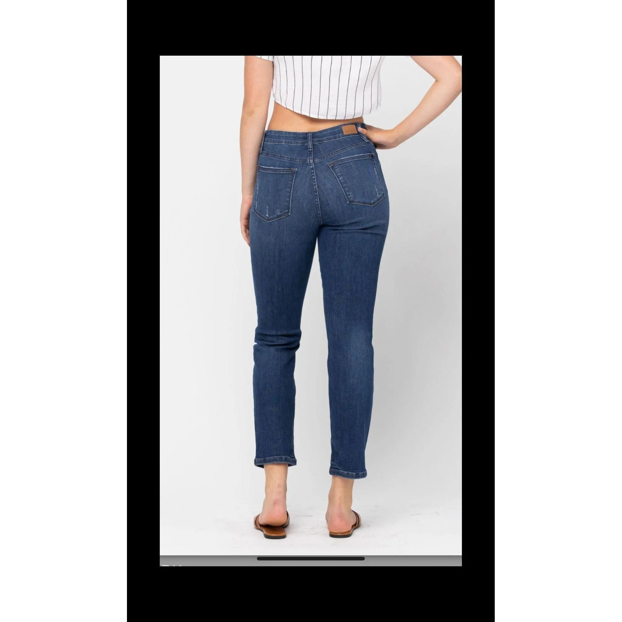 Judy blue Hi Waist Button Boyfriend Destroyed 10% off !!