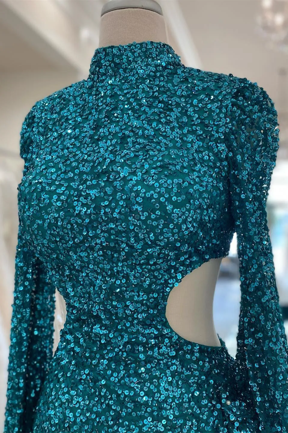 Luolandi Short Homecoming Dresses Sheath High Neck Zipper Back Sequin Long Sleeves Sparkly